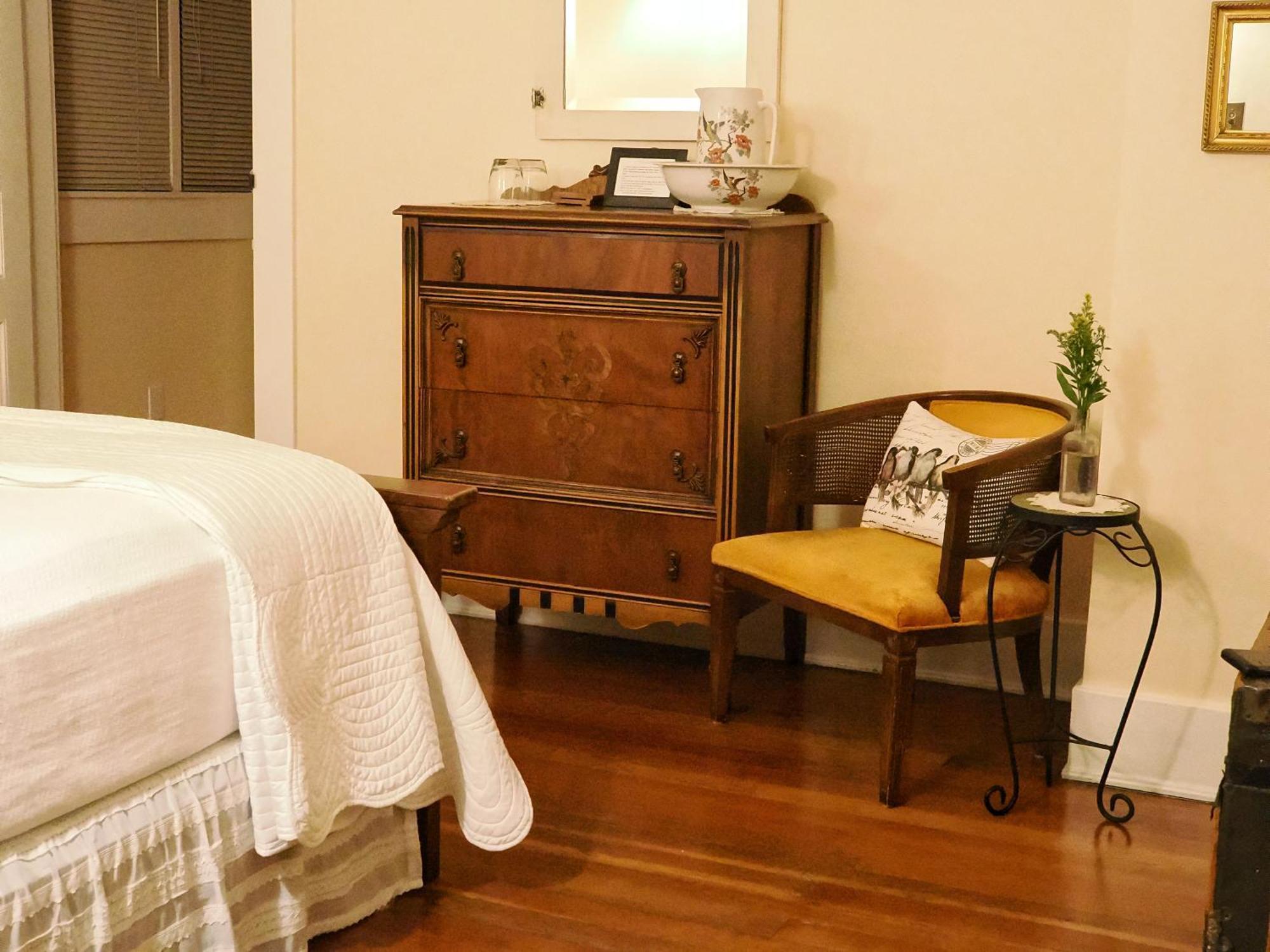 Lady Geneva Bed & Breakfast Medford Bagian luar foto