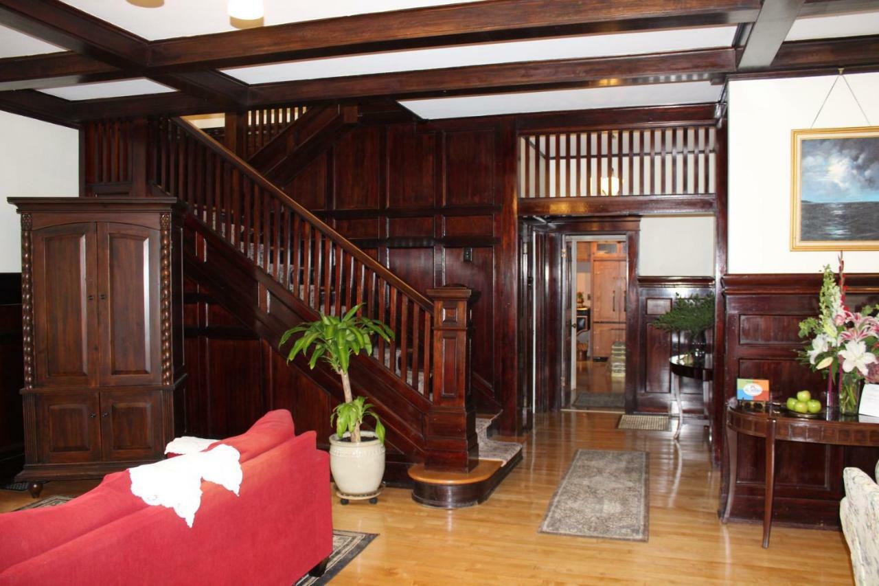 Lady Geneva Bed & Breakfast Medford Bagian luar foto