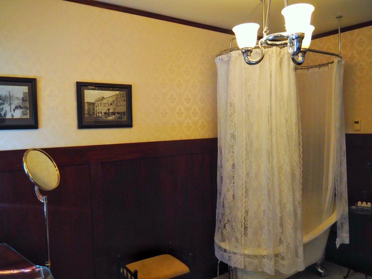 Lady Geneva Bed & Breakfast Medford Bagian luar foto